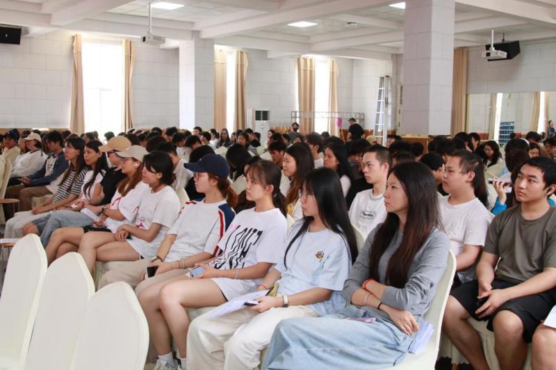 筑梦启航，职击未来——广播电视学院顺利召开2027届毕业生实习动员大会