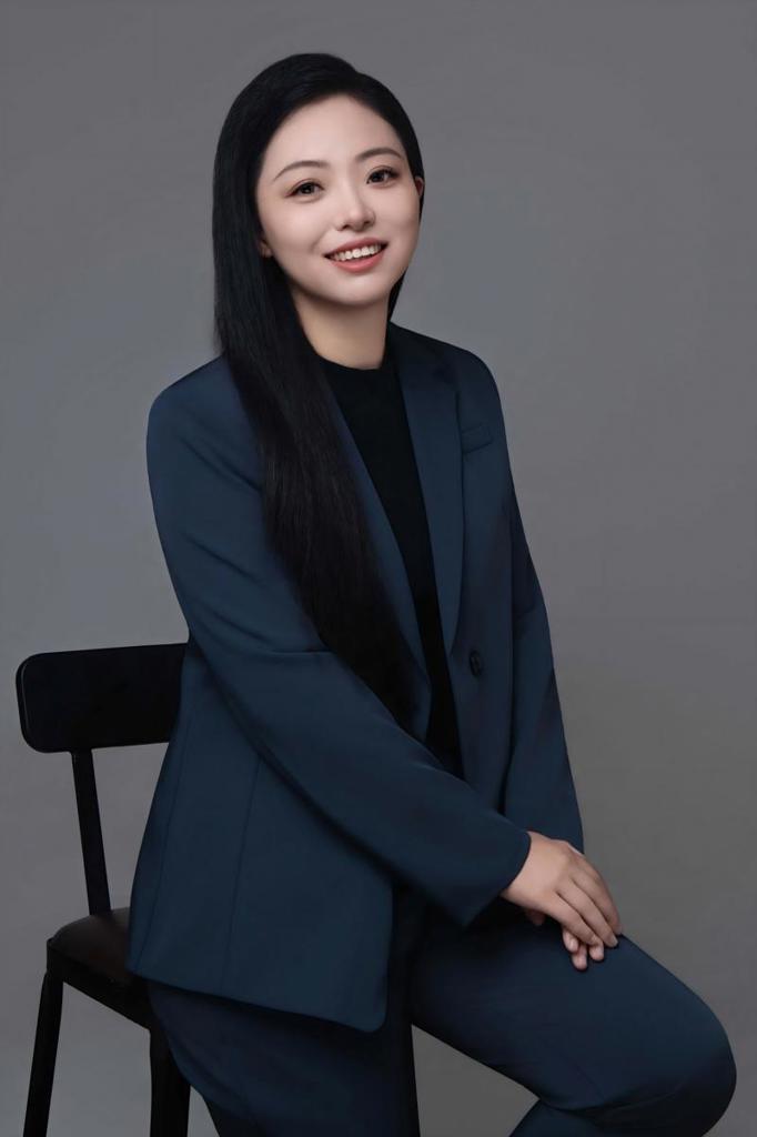 段懿珂 专业领域：平面设计、广告设计、数字绘画、游戏艺术2D角色设计