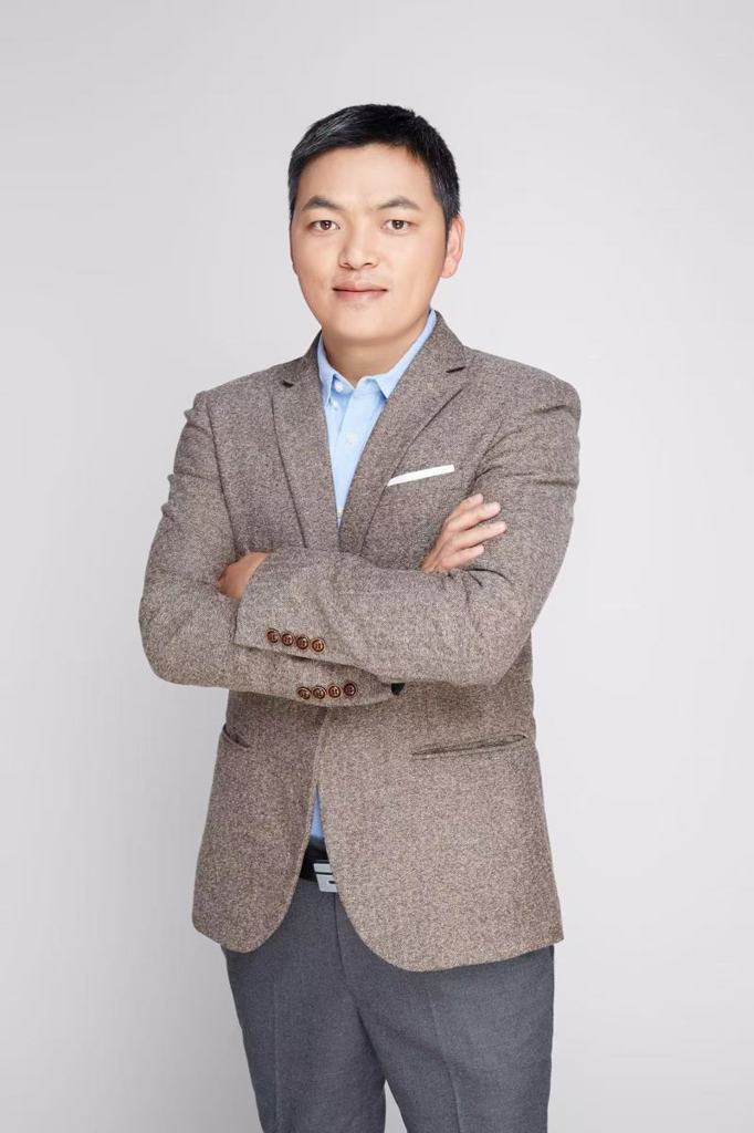 孔维杰专业领域：雕塑、美术