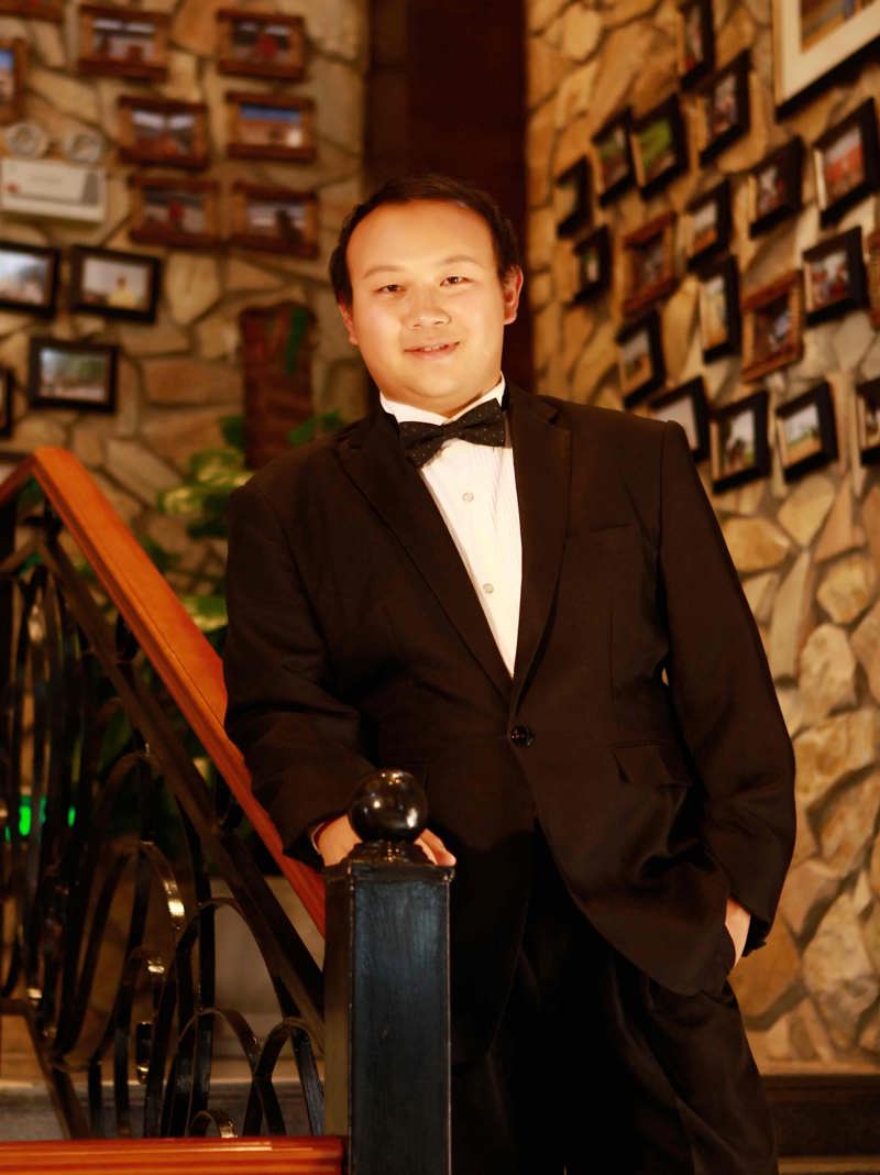 胡超帆（音乐学院党支部副书记）