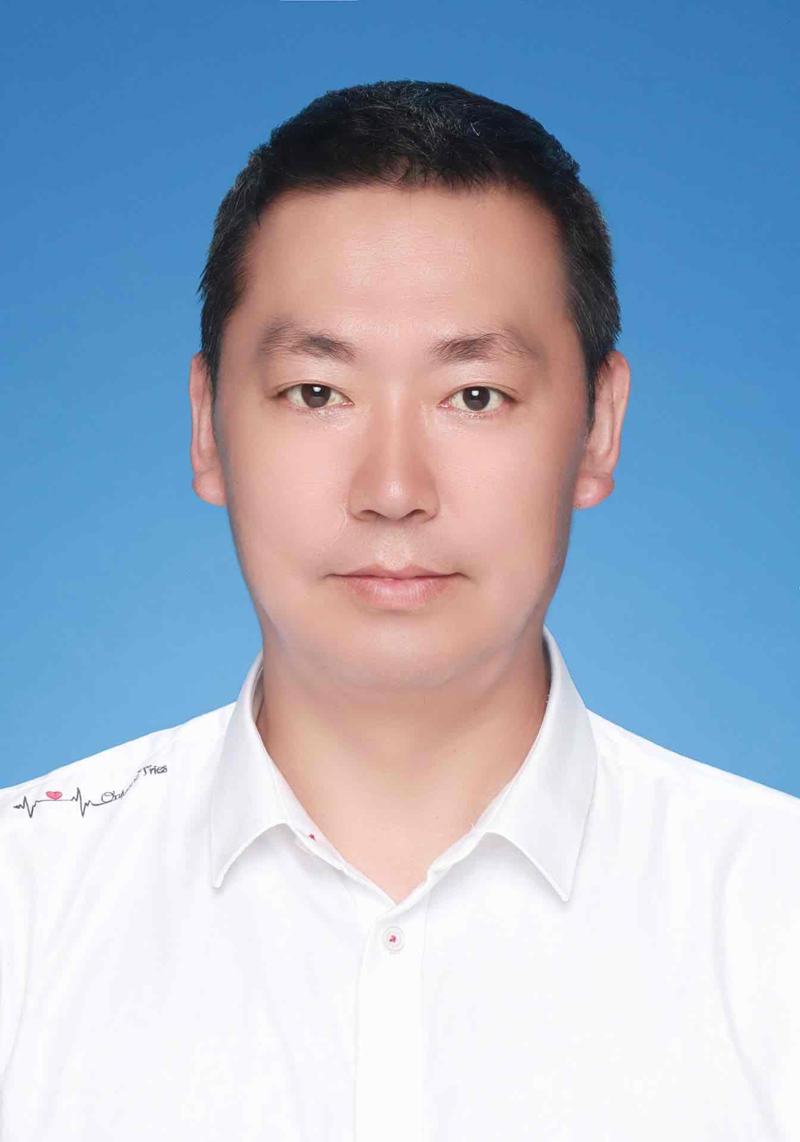 音乐学院副院长（主持工作）：和漩 副教授，现任音乐学院副院长，主持音乐学院行政工作。