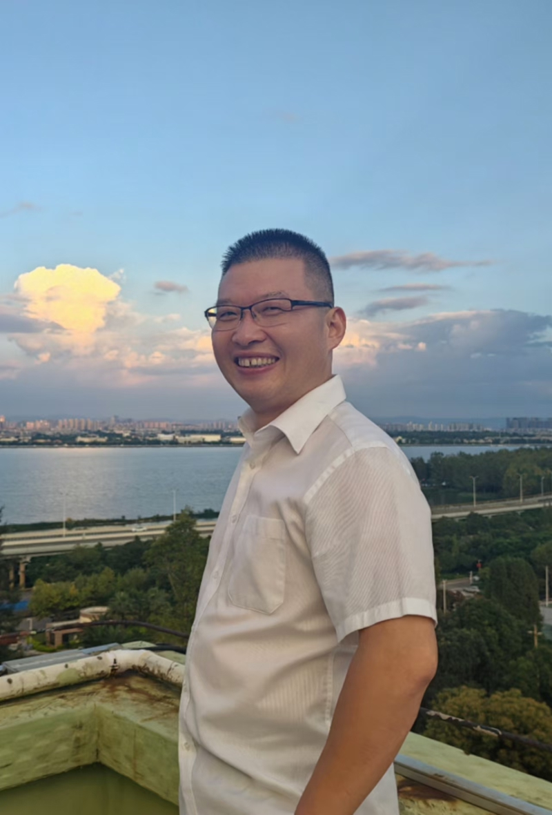 廖今 （辅导员）